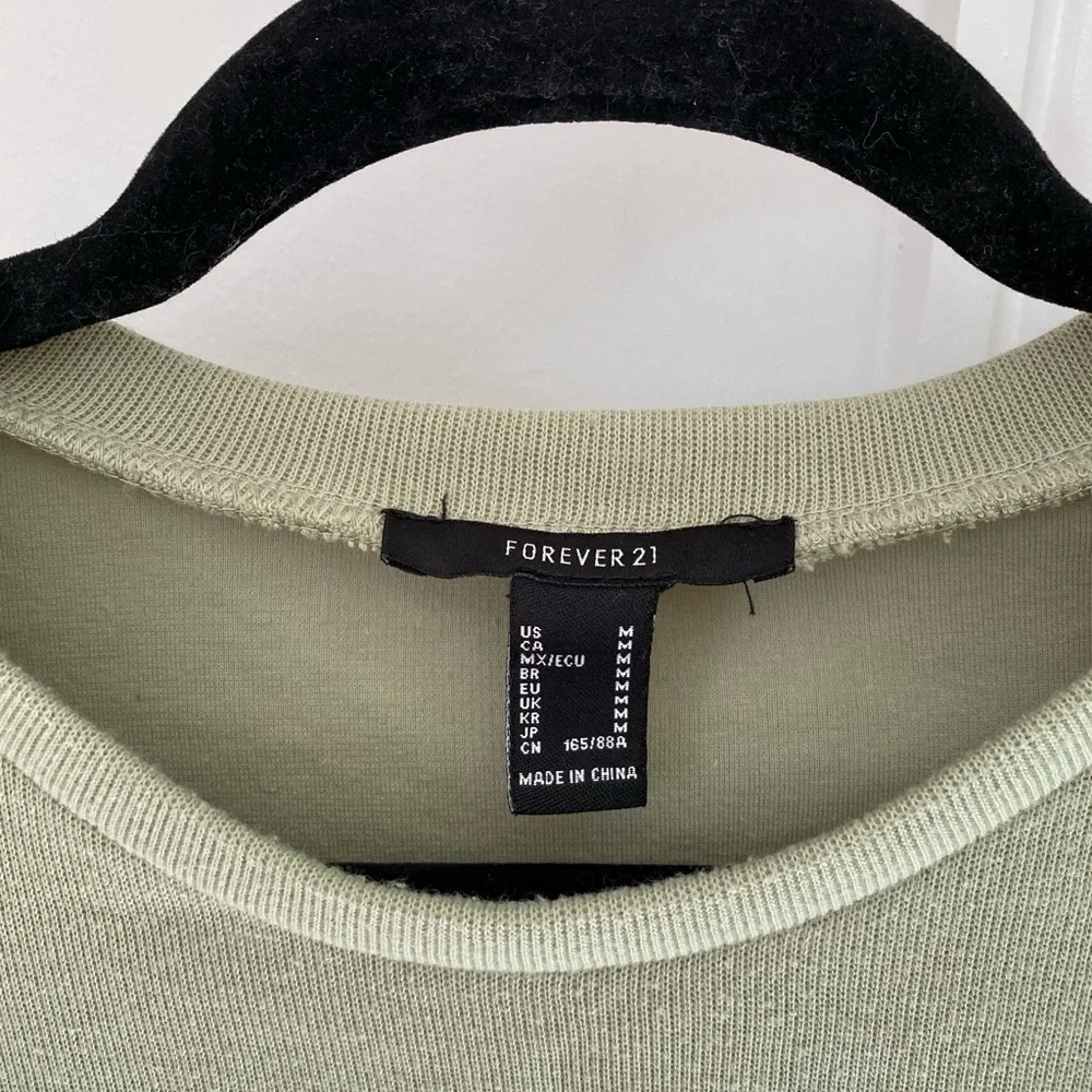 Forever 21 Cropped Los Angeles Pullover Sweatshirt Green Women's Medium